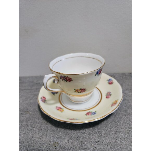 Colclough Tea Cup Saucer Small Rose Clusters Gold Gilt Displaying Tea Cups Gift - Picture 8 of 10